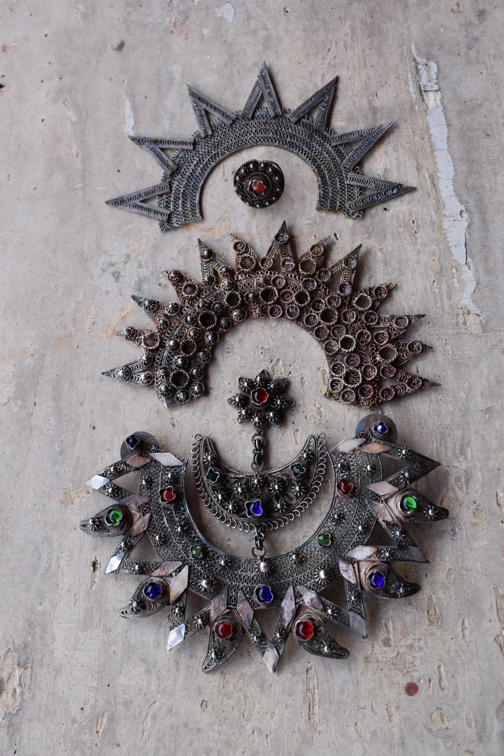 The stages of making a head jewelry