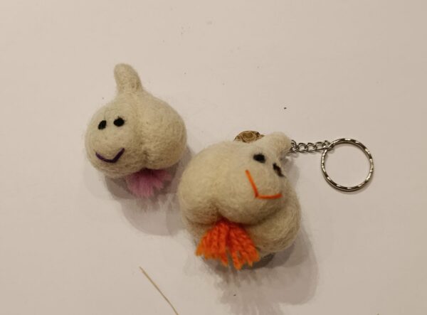 Felted wool garlic keychain